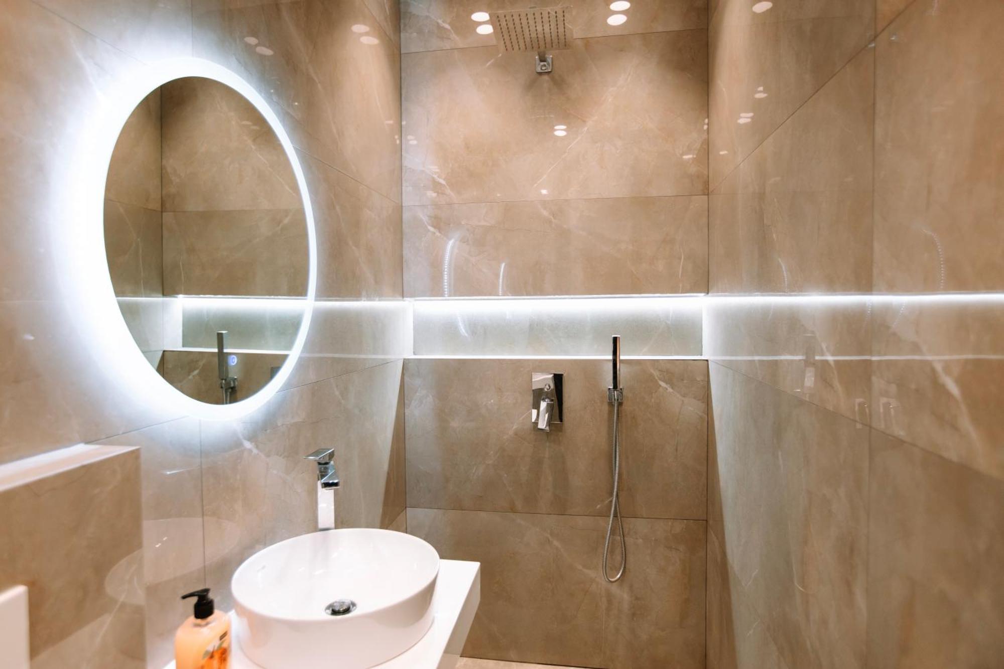 טיראנה Barrikada Str Modern Apartments - The Nest מראה חיצוני תמונה