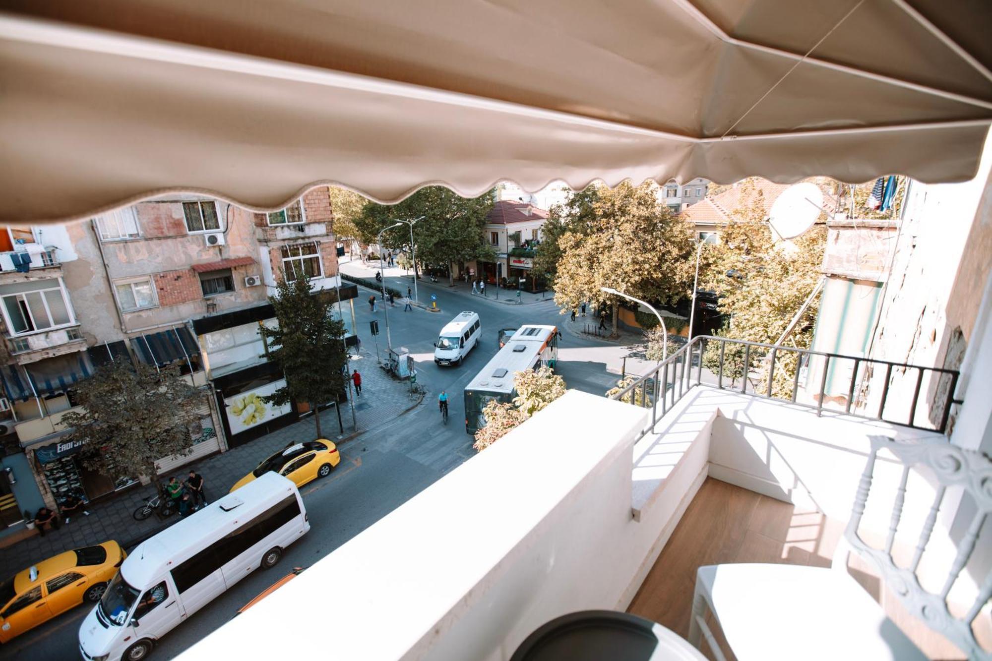 טיראנה Barrikada Str Modern Apartments - The Nest מראה חיצוני תמונה